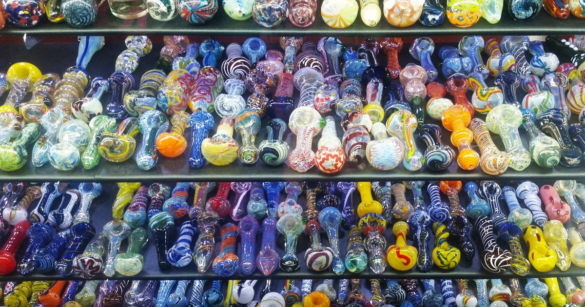 Smoke shop glassware near me