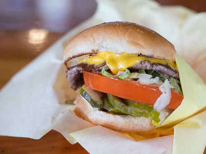 cheeseburger hodad's california thrillist