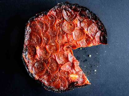 The Most Common Mistakes When Making Pizza At Home - Pequod's Pizza