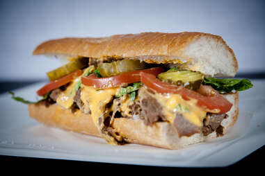 Gino&rsquo;s Steaks Truck chicago