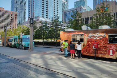 Giordano’s food truck chicago