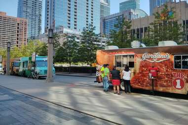 Giordano&rsquo;s food truck chicago
