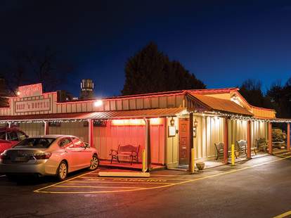 exterior of Beef & Bottle