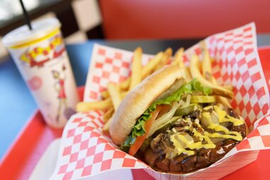 Teddy’s Bigger Burgers, cheeseburger