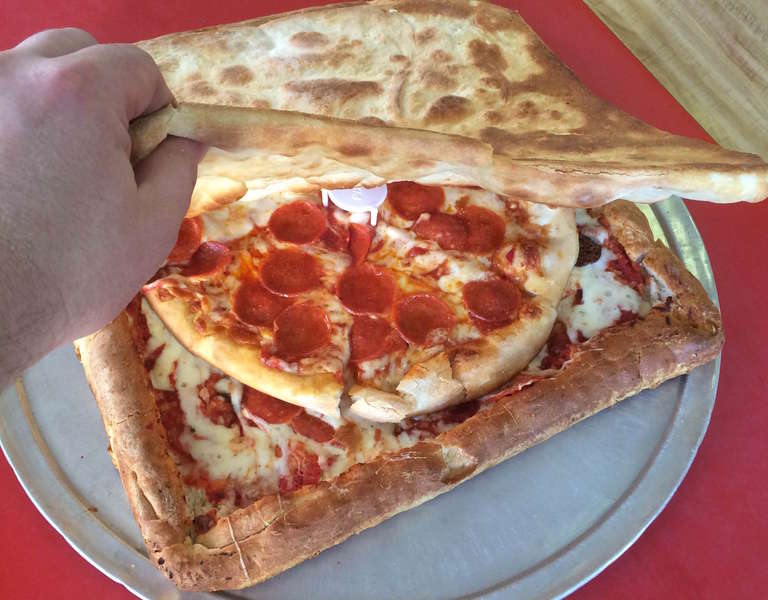 The Pizza Box Pizza From Vinnie's Pizzeria Brooklyn - Thrillist