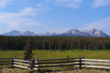 Sawtooth mountain range, Snake River Valley, ID