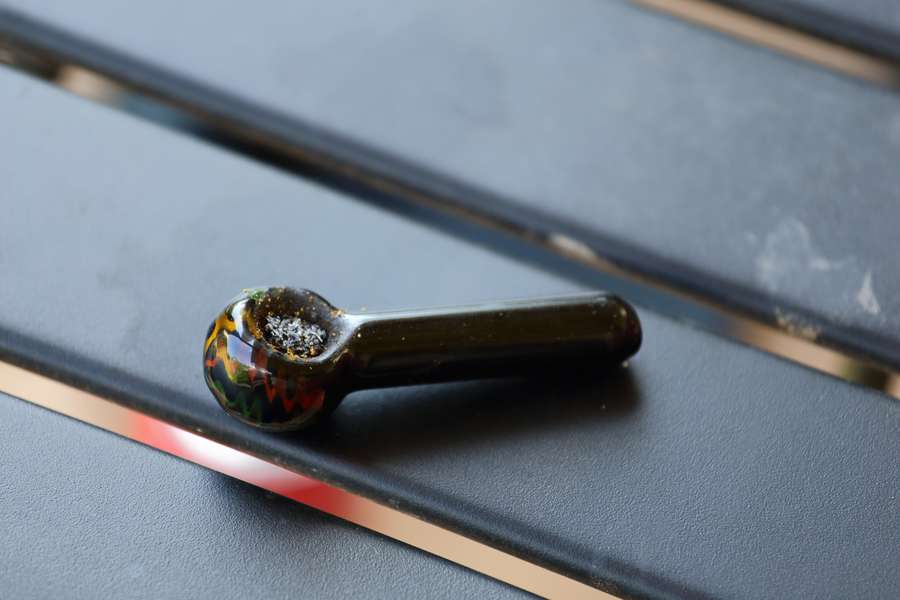 How to Clean Your Pipes, Bongs, and Vapes - Thrillist