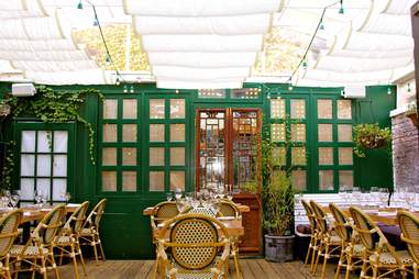 Best Hidden Gardens In Nyc Restaurants Thrillist