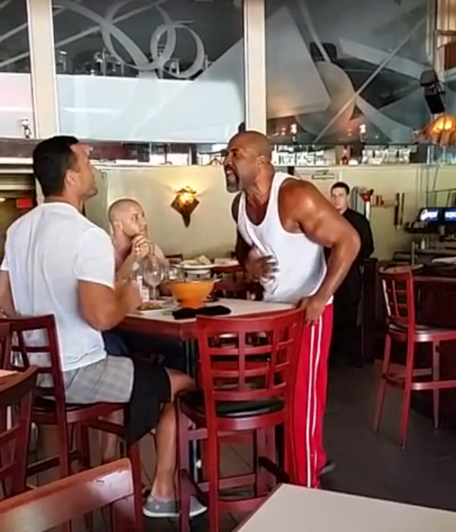 Shannon Briggs takes Wladimir Klitschko’s pizza