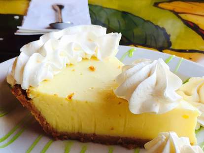Blond Giraffe Key Lime Pie Factory A Tavernier Fl Restaurant Thrillist