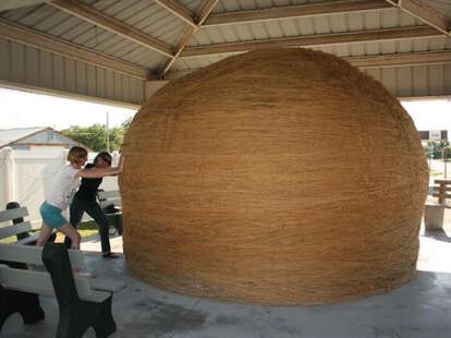 world's largest ball of twine