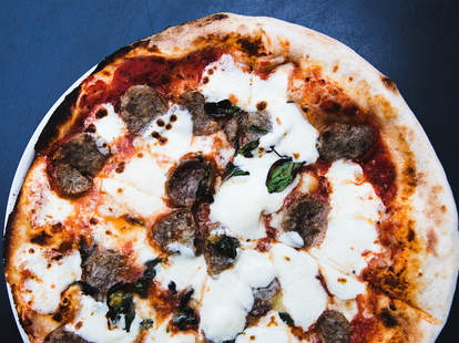 Julian S Italian Pizzeria Kitchen A San Antonio Tx Restaurant Thrillist