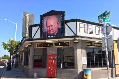 Churchill's Pub