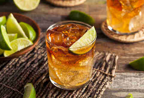 Simple Rum Drinks: Easy Cocktail Recipes With Just 3 ...