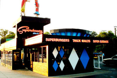 Superdawg exterior