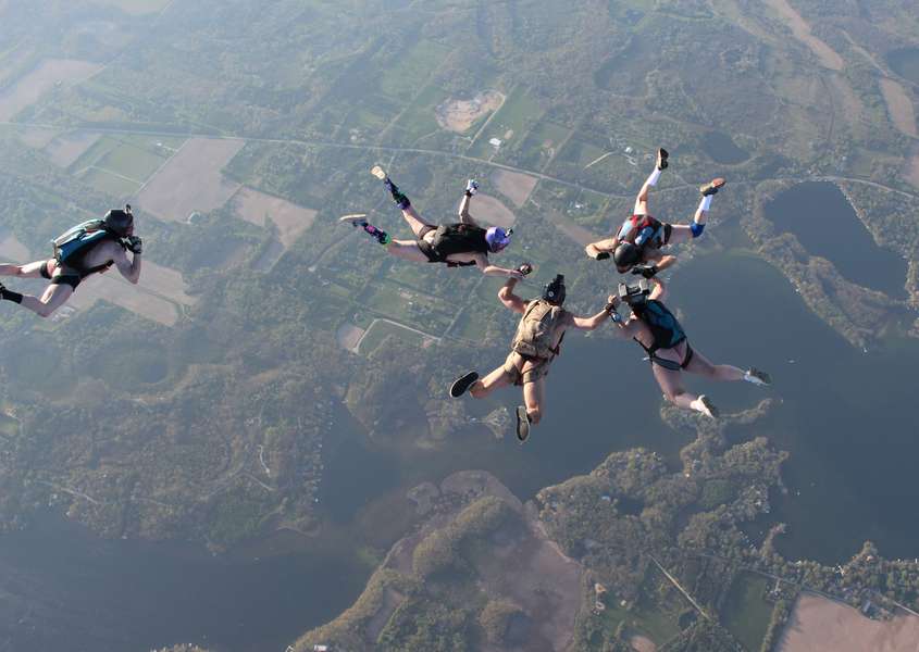 Naked Skydiving Free Falling And Parachuting In The Nude Thrillist