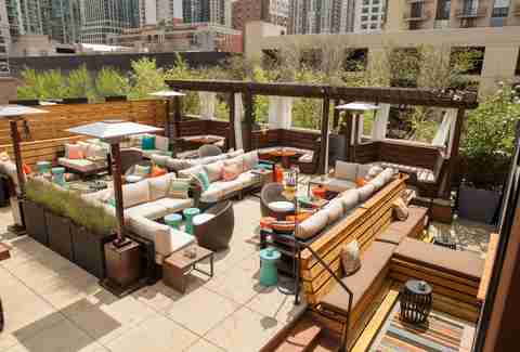 Best Rooftop Bars in Chicago for Drinking Outside This Summer - Thrillist