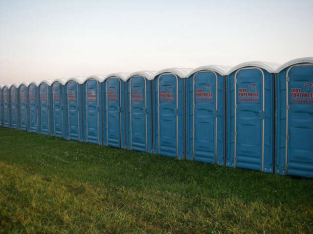 indy 500 bathrooms