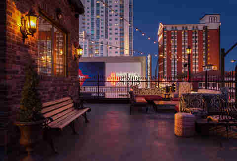 Best Rooftop Bars In Las Vegas Where To Drink With A Vegas Strip