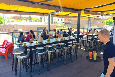 Los Chingones patio