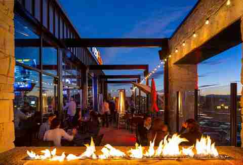 Best Rooftop Bars in Denver for Drinking Outside This ...