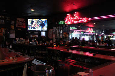 What Is a Dive Bar, Anyway? - Thrillist