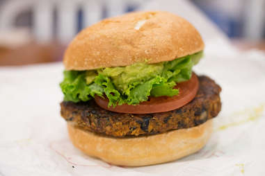 veggie burger Plant Power Fast Food