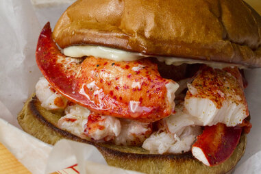 Happy Lobster roll