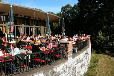 Nola’s am Weinberg patio