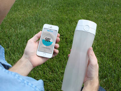 smart water bottle and smartphone