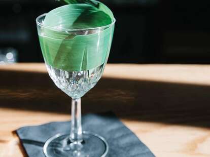 Green tea-steeped dry vermouth cocktail