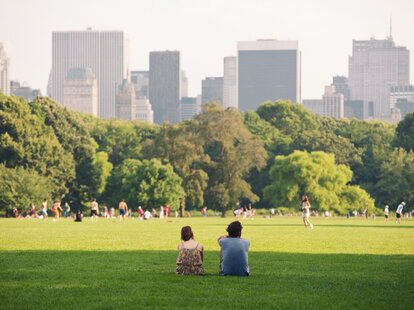 man and woman lonely nyc