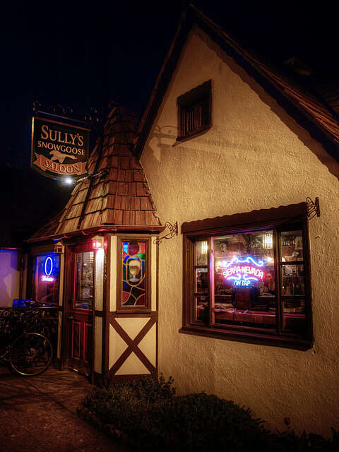 Sully&rsquo;s Saloon exterior