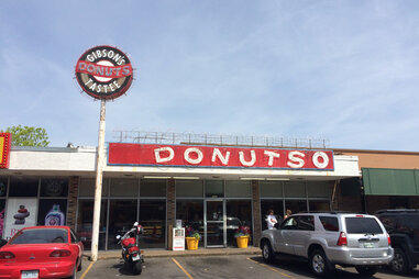 Gibson’s Donuts