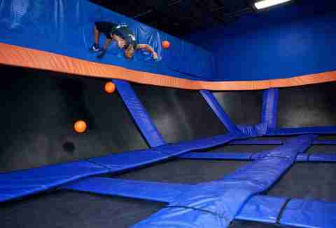 miami zone sky trampoline indoor thrillist park things discovery trampolines torrance fl activities ball pit opens escape skyzone endless arena