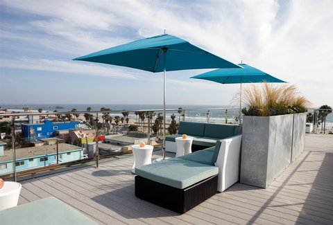 High Rooftop Lounge At Hotel Erwin A Los Angeles Ca Bar High Rooftop Lounge At Hotel Erwin