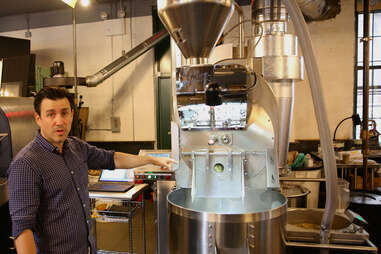 Dropping step in coffee roasting process