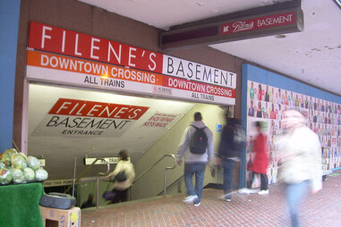 Filene’s Basement sign