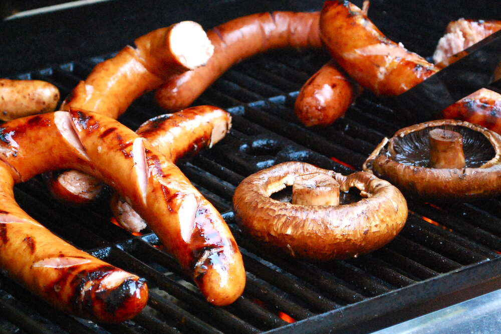 How to grill perfect bratwurst sausages, according to a golf-club chef