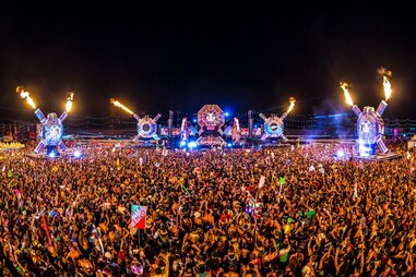 EDC Las Vegas crowds
