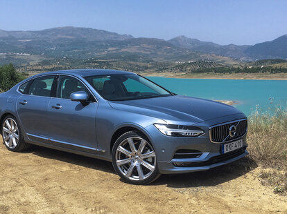 2017 Volvo S90