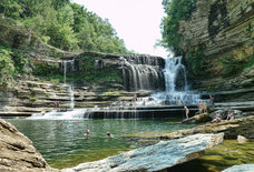 Tennessee's Best Swimming Holes You Need to Visit This Summer 