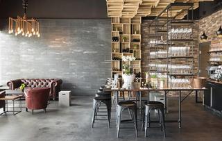 Outlook Kitchen and Bar: A Fort Point Channel, Boston Restaurant.