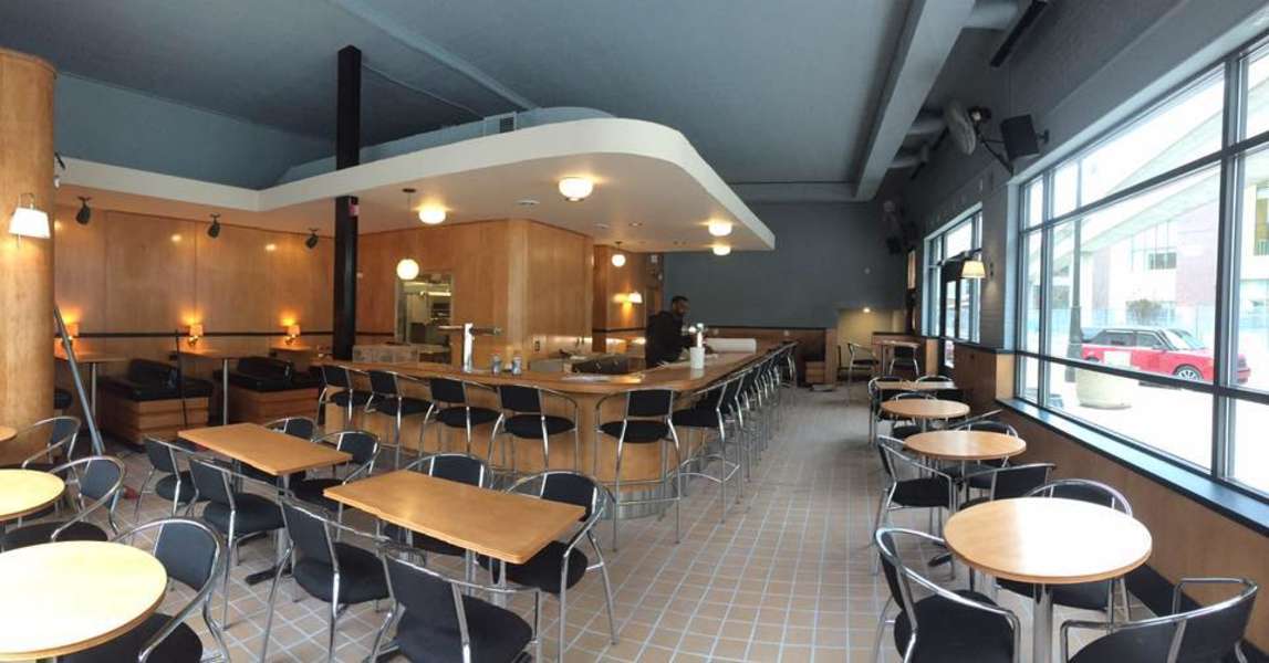 Queen's A Bar in Detroit, MI Thrillist