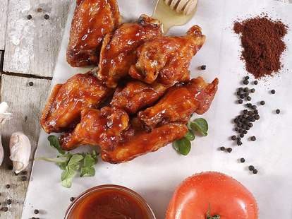 Detroit Wing Co A Eastpointe Mi Restaurant Thrillist