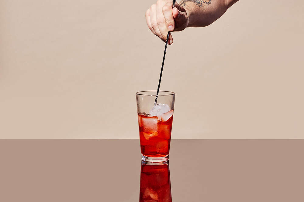 How to stir a cocktail
