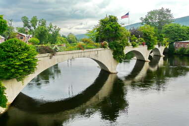 Bridge of Flowers