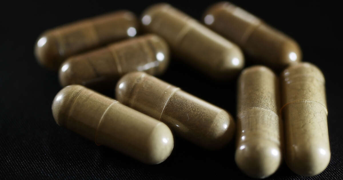 What Is Kratom? - Capsules, Dosage & Effects of High - Thrillist
