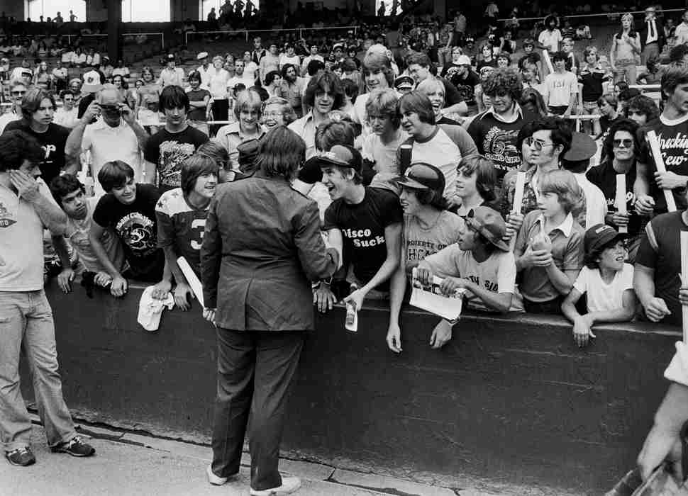 Disco Demolition Night Amp Chicago White Sox History Thrillist