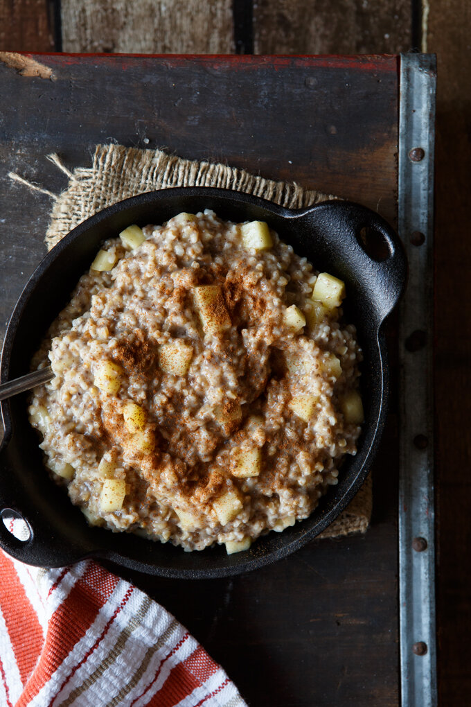 Apple cinnamon vegan steel-cut oats